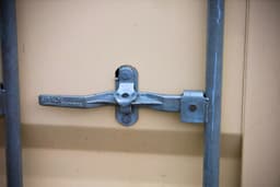 40ft New Container - Lock Mechanism Detail